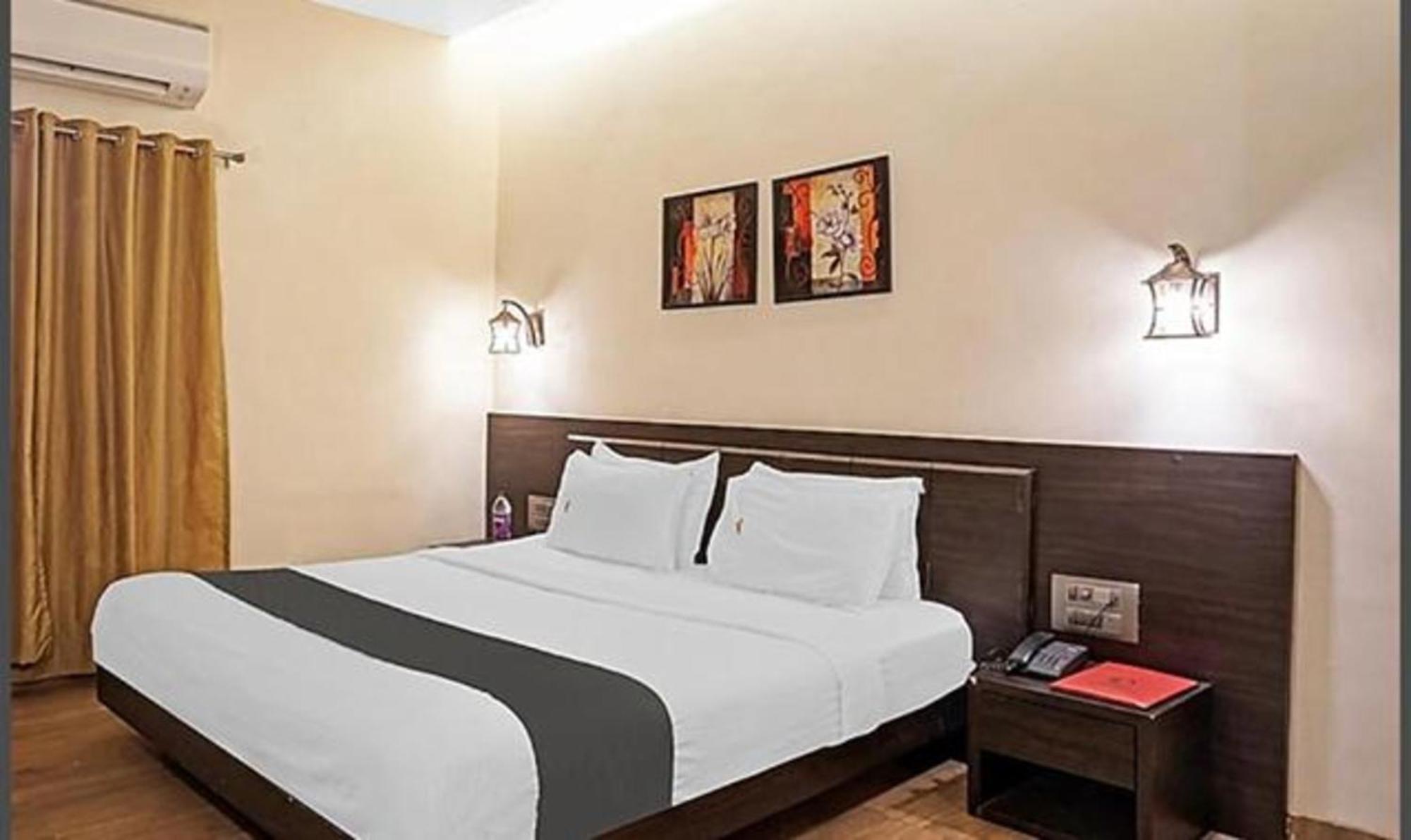 Hotel Omkar Executive à Yerandwane Extérieur photo