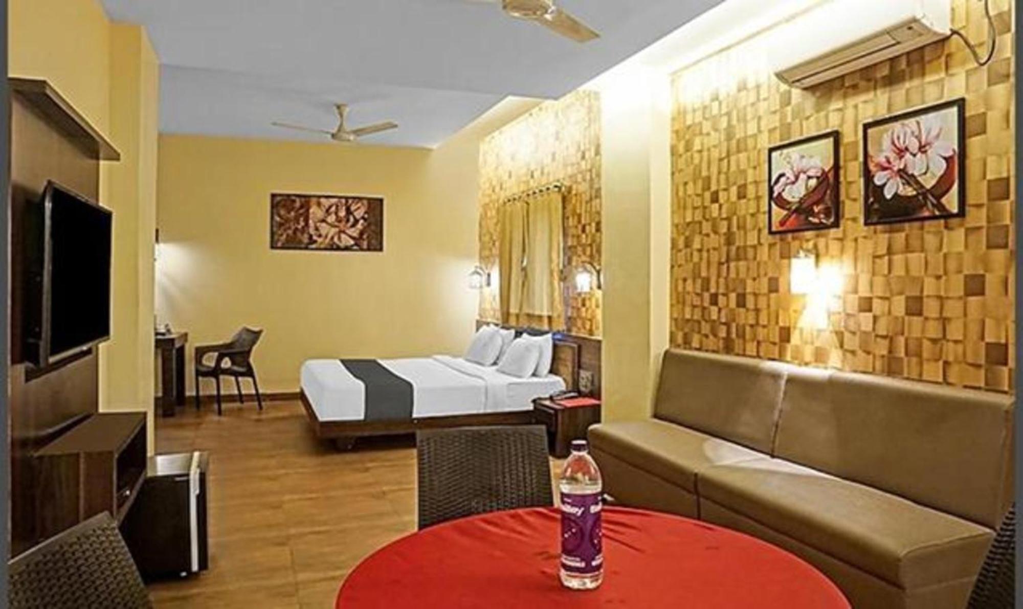 Hotel Omkar Executive à Yerandwane Extérieur photo