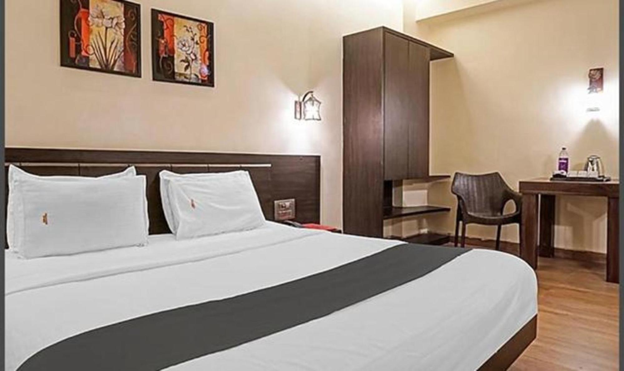 Hotel Omkar Executive à Yerandwane Extérieur photo