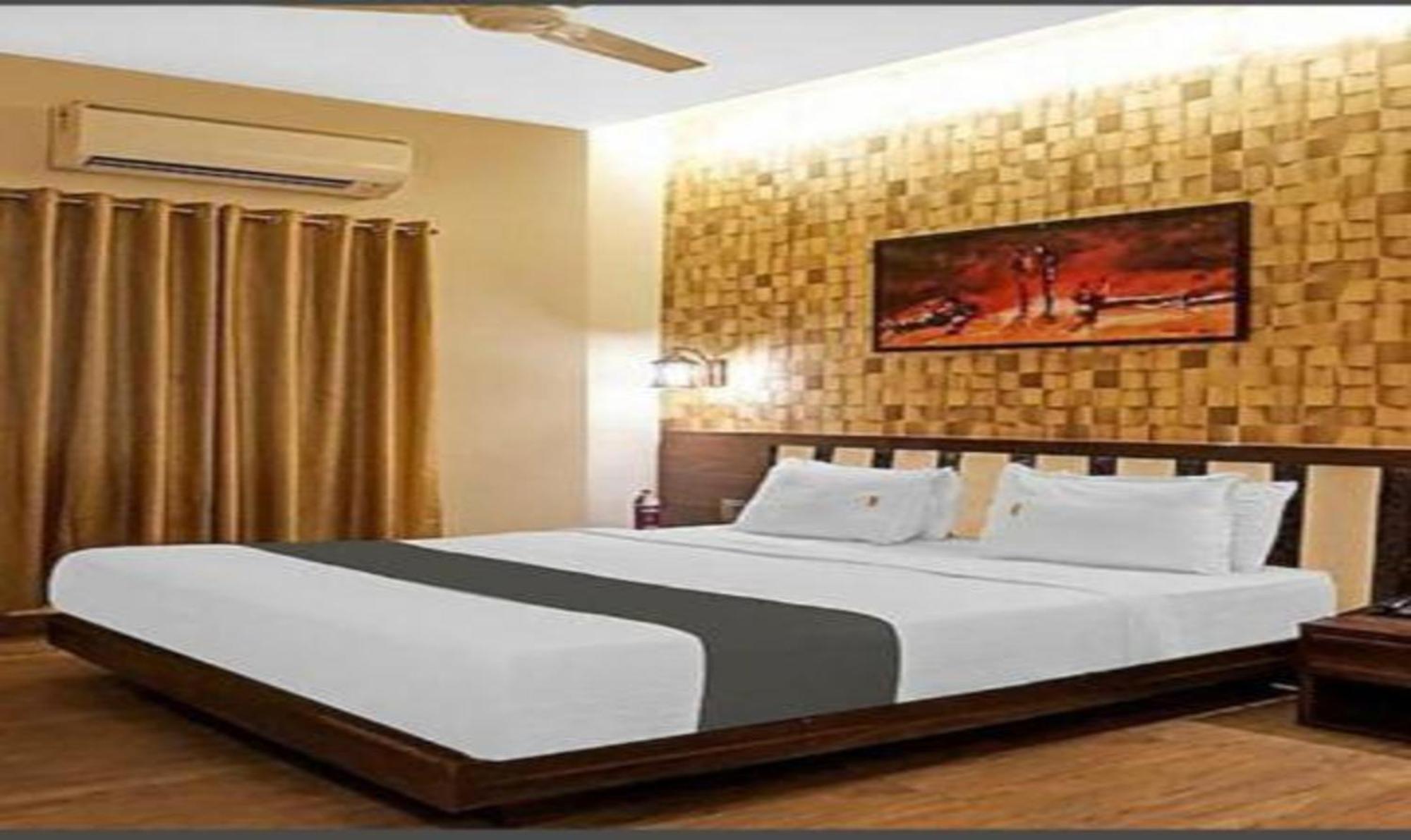 Hotel Omkar Executive à Yerandwane Extérieur photo